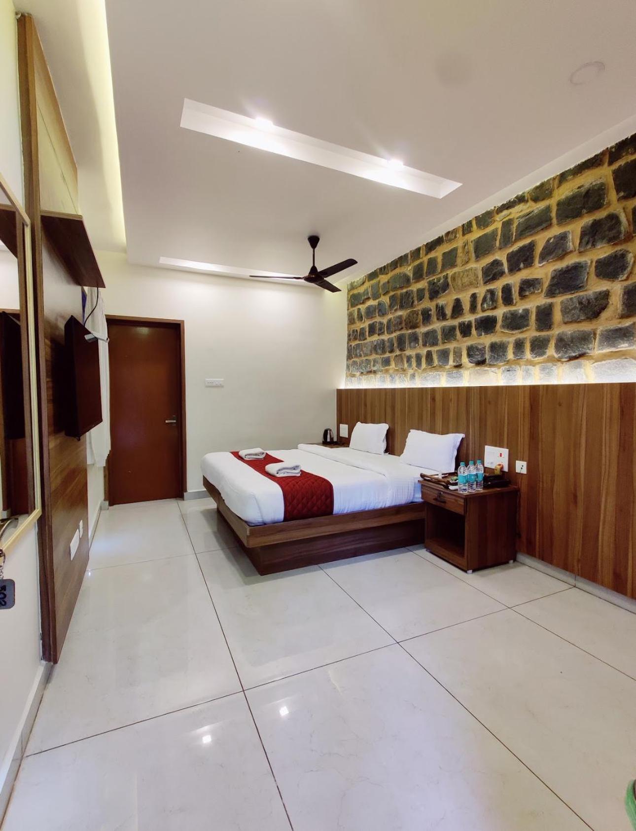 100 Oaks Estate Hotel Yercaud Exterior foto